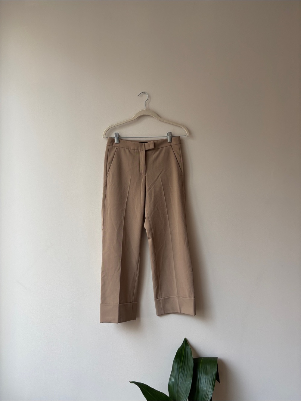 Seventy Cropped Tailored Pants in Beige